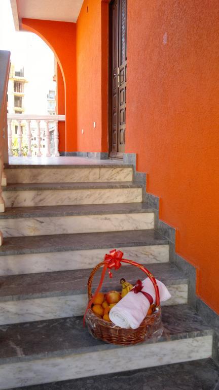 Holiday Apartment *